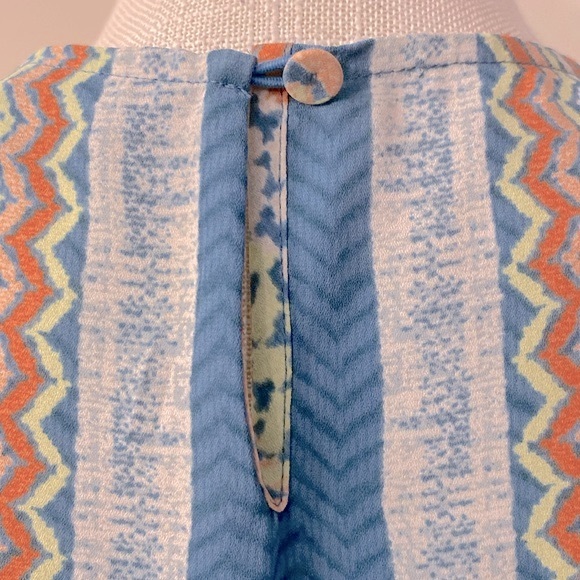 BCBGMaxazria women’s Maryssa printed cross front geometric sleeveless top sz S - Picture 8 of 15